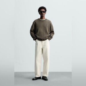 ZARA Men’s Relaxed-fit cotton denim jeans. Five pockets. Button closure. 34 New